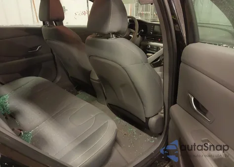 2022 Hyundai Elantra Sel z USA, uszkodzony, nr VIN 5NPLM4AG9NH074614